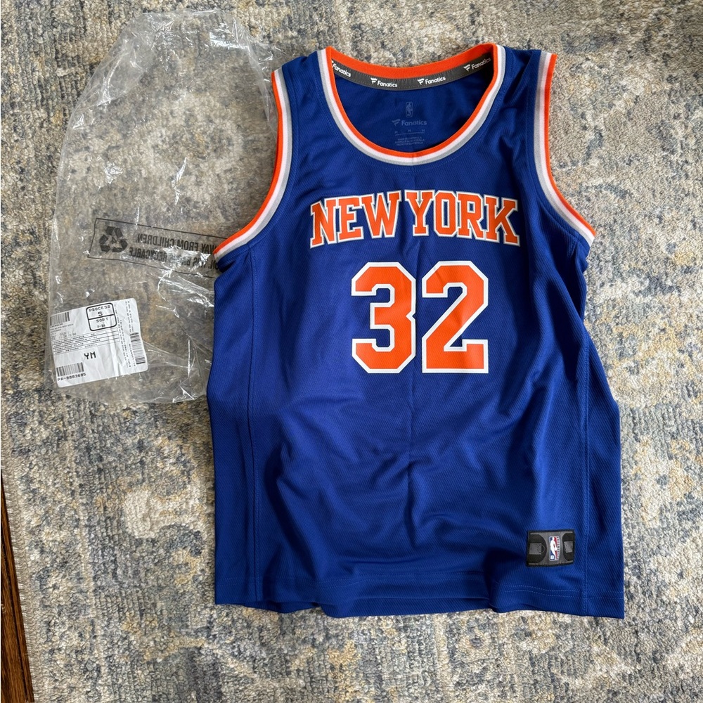 Knicks Jersey, youth size M